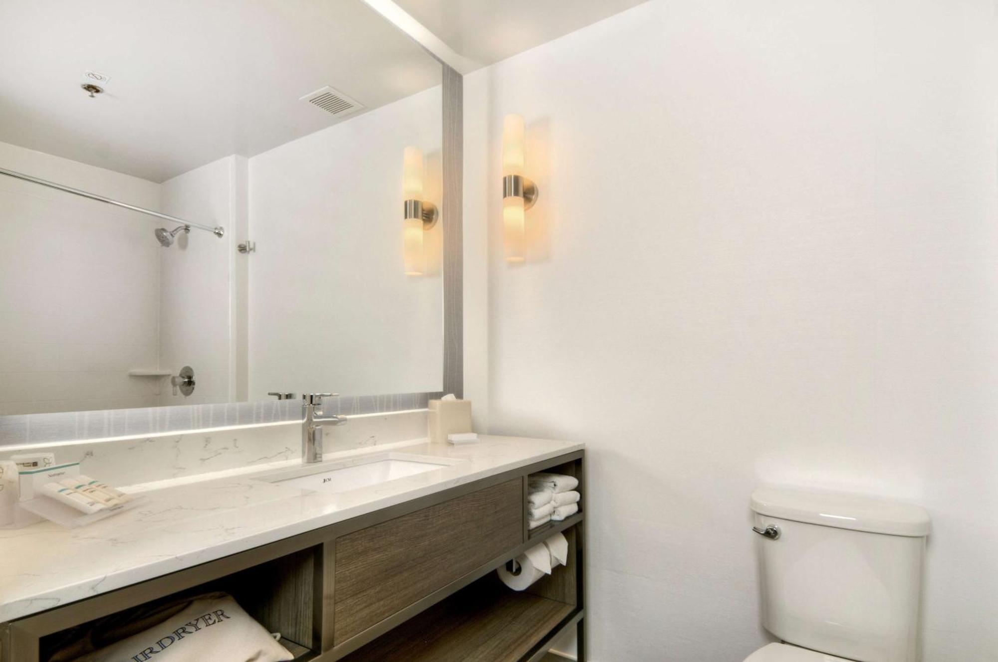 Hilton Garden Inn Ливермор Экстерьер фото