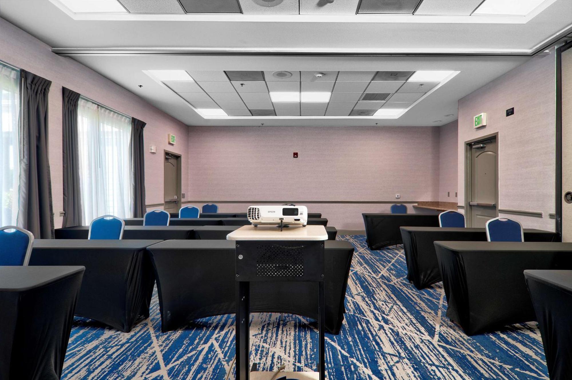 Hilton Garden Inn Ливермор Экстерьер фото